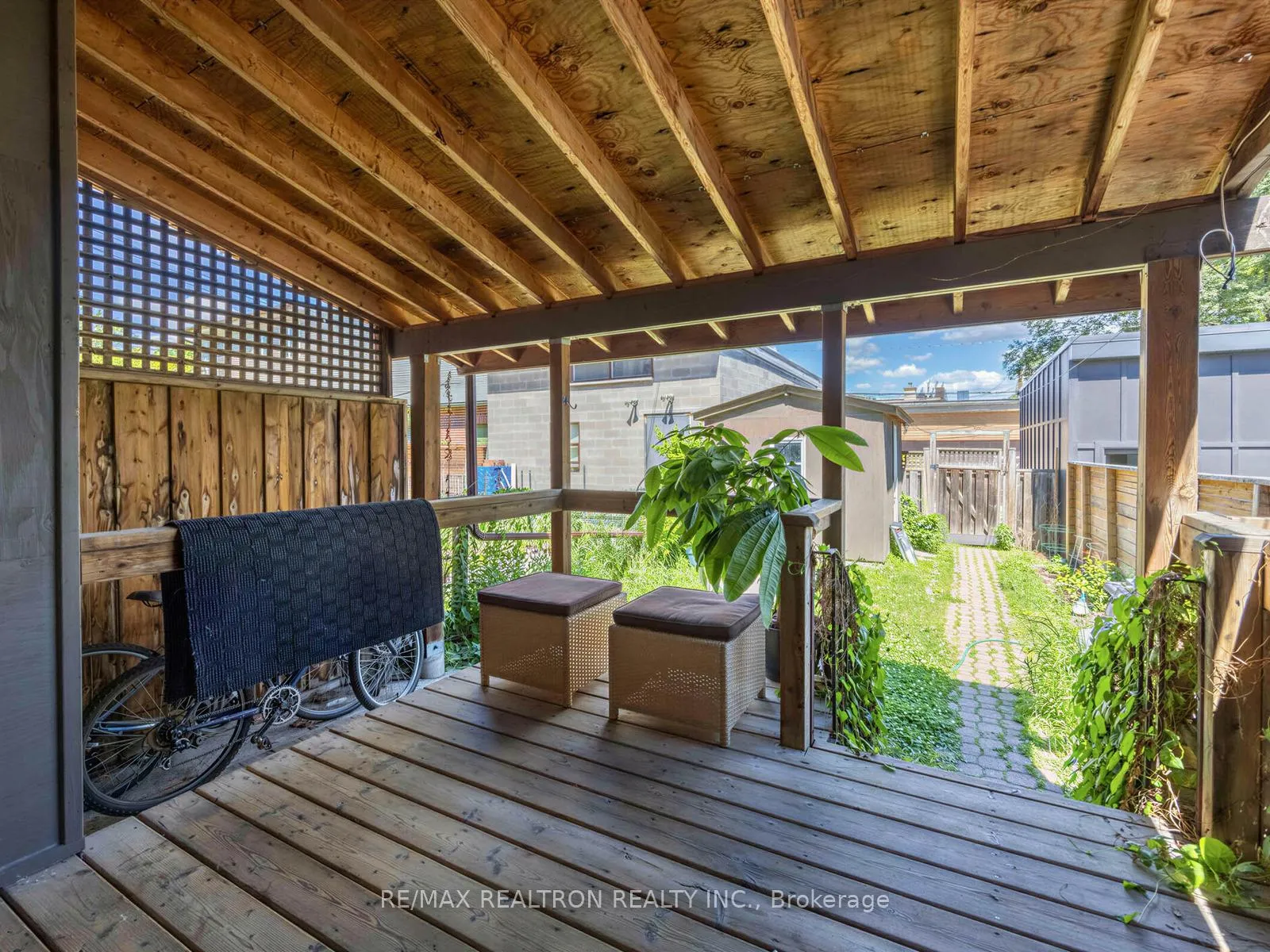 Photo 4 of 425 Clinton Street, Toronto, The Annex — HOMEH
