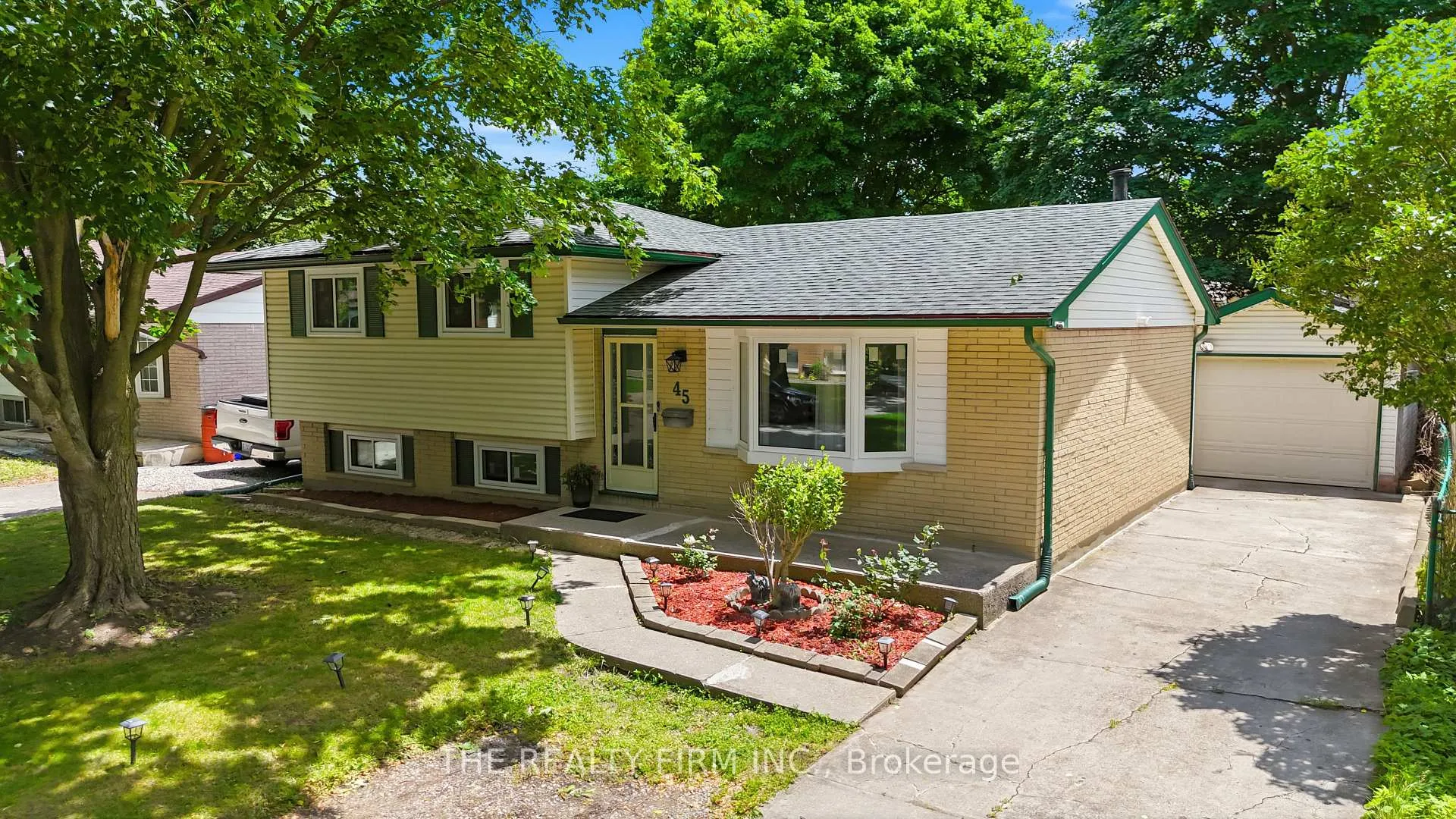 Front of 45 Amy Crescent