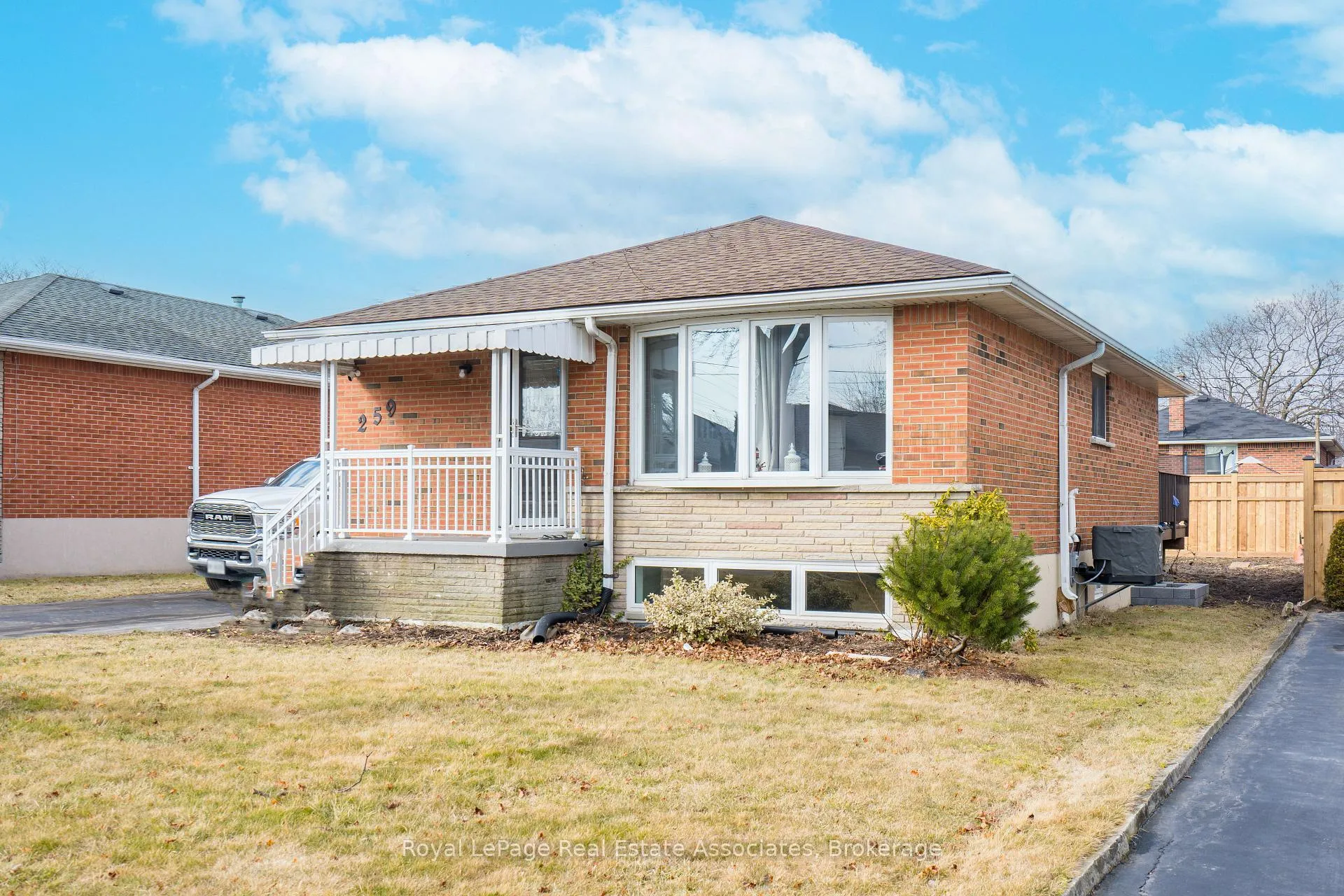 Photo 1 of 259 Fernwood Crescent, Hamilton, Hampton Heights — HOMEH