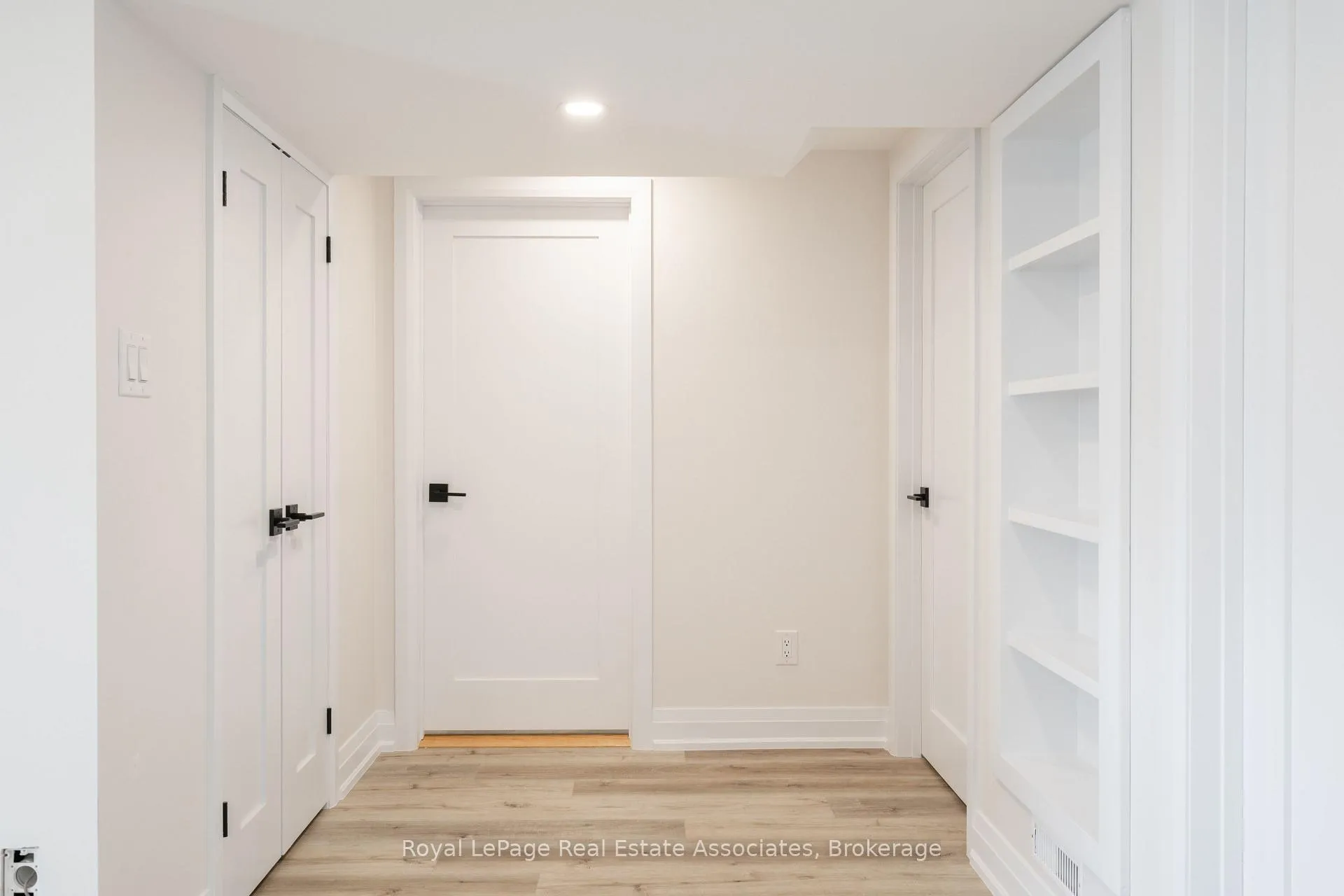 Photo 11 of 259 Fernwood Crescent, Hamilton, Hampton Heights — HOMEH