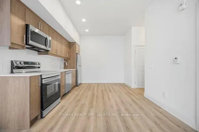 Photo 13 of Unit 103, 1333 Weber Street E, Kitchener, Stanley Park — HOMEH