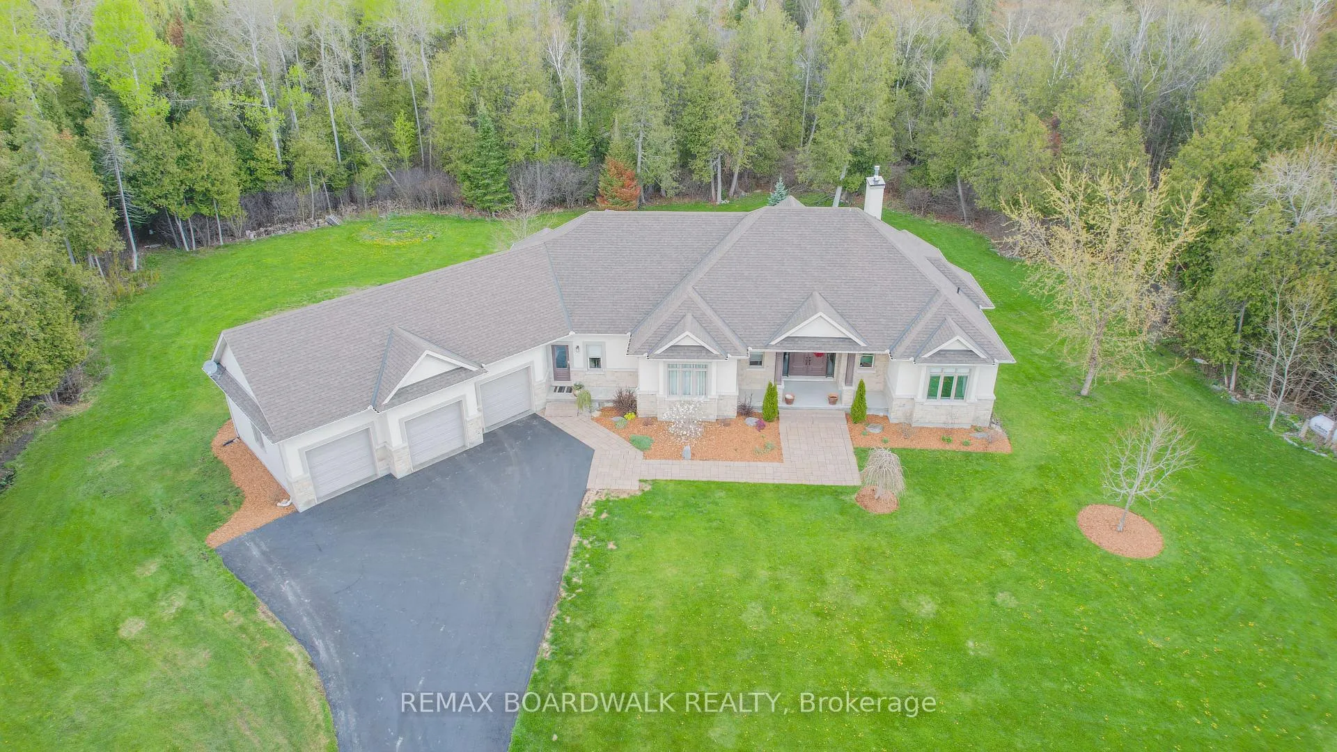 Photo 4 of 49 Sawgrass Circle, Ottawa, Remainder of Stittsville & Area — HOMEH