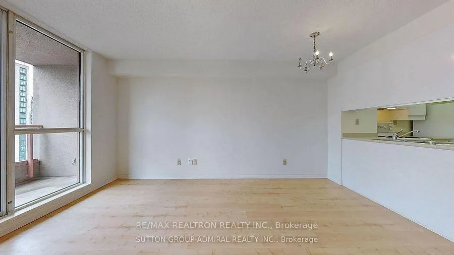 Photo 6 of Unit 2801, 736 Bay Street, Toronto, Bay Street Corridor — HOMEH