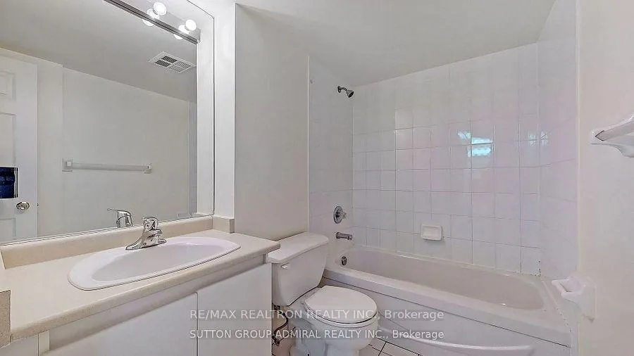 Photo 8 of Unit 2801, 736 Bay Street, Toronto, Bay Street Corridor — HOMEH