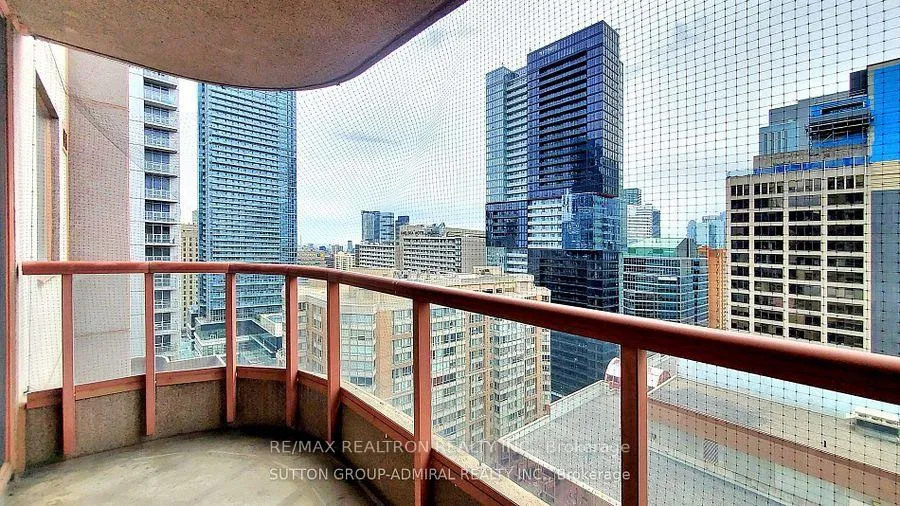 Photo 10 of Unit 2801, 736 Bay Street, Toronto, Bay Street Corridor — HOMEH