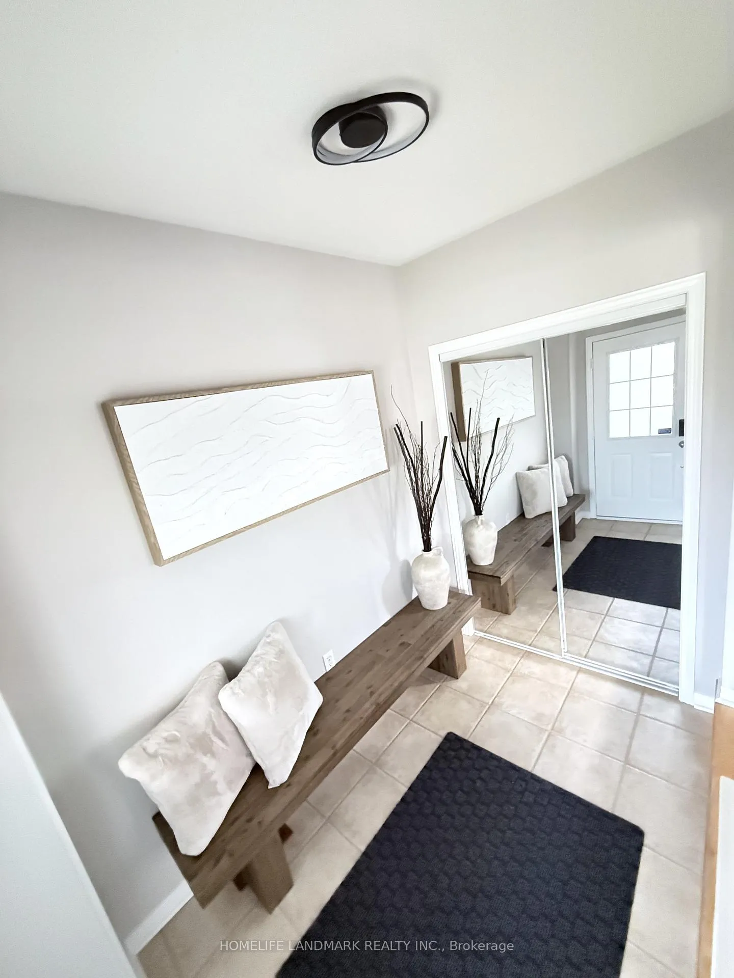 Photo 2 of 69 Selkirk Drive, Richmond Hill, Langstaff — HOMEH