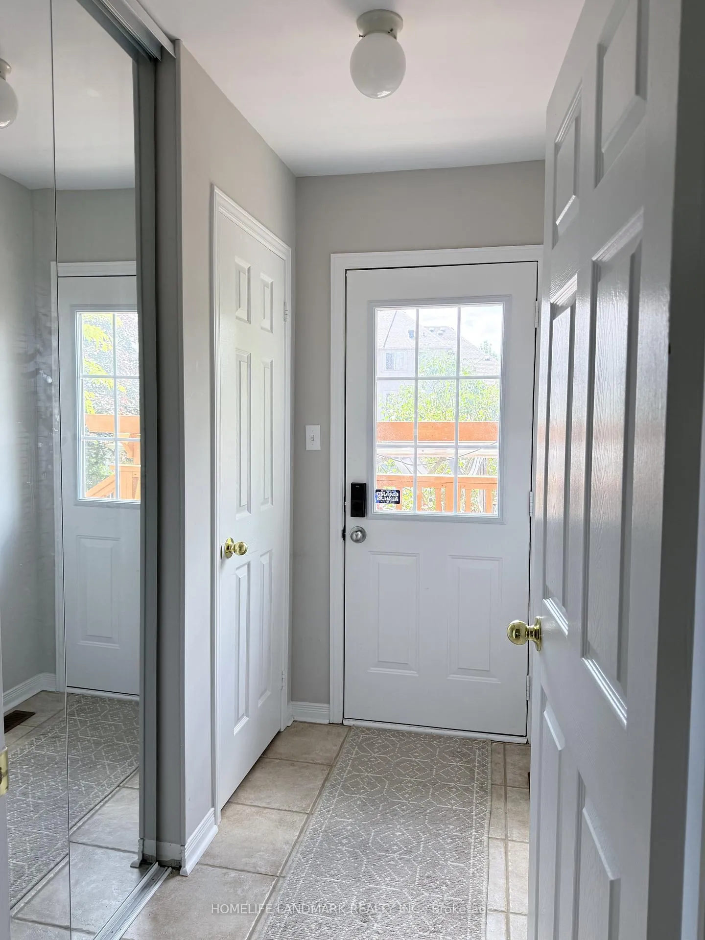 Photo 11 of 69 Selkirk Drive, Richmond Hill, Langstaff — HOMEH