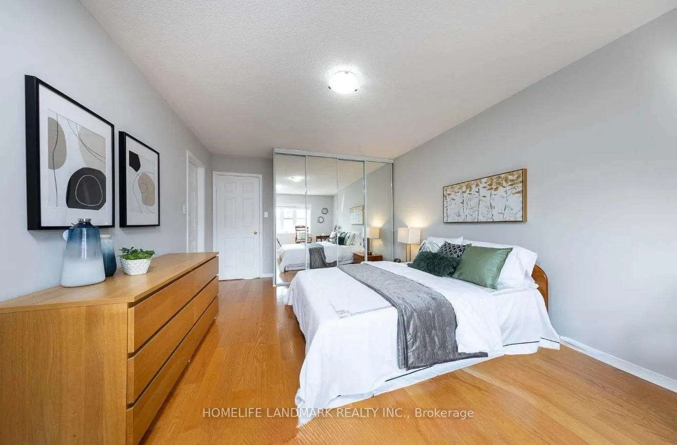 Photo 16 of 69 Selkirk Drive, Richmond Hill, Langstaff — HOMEH