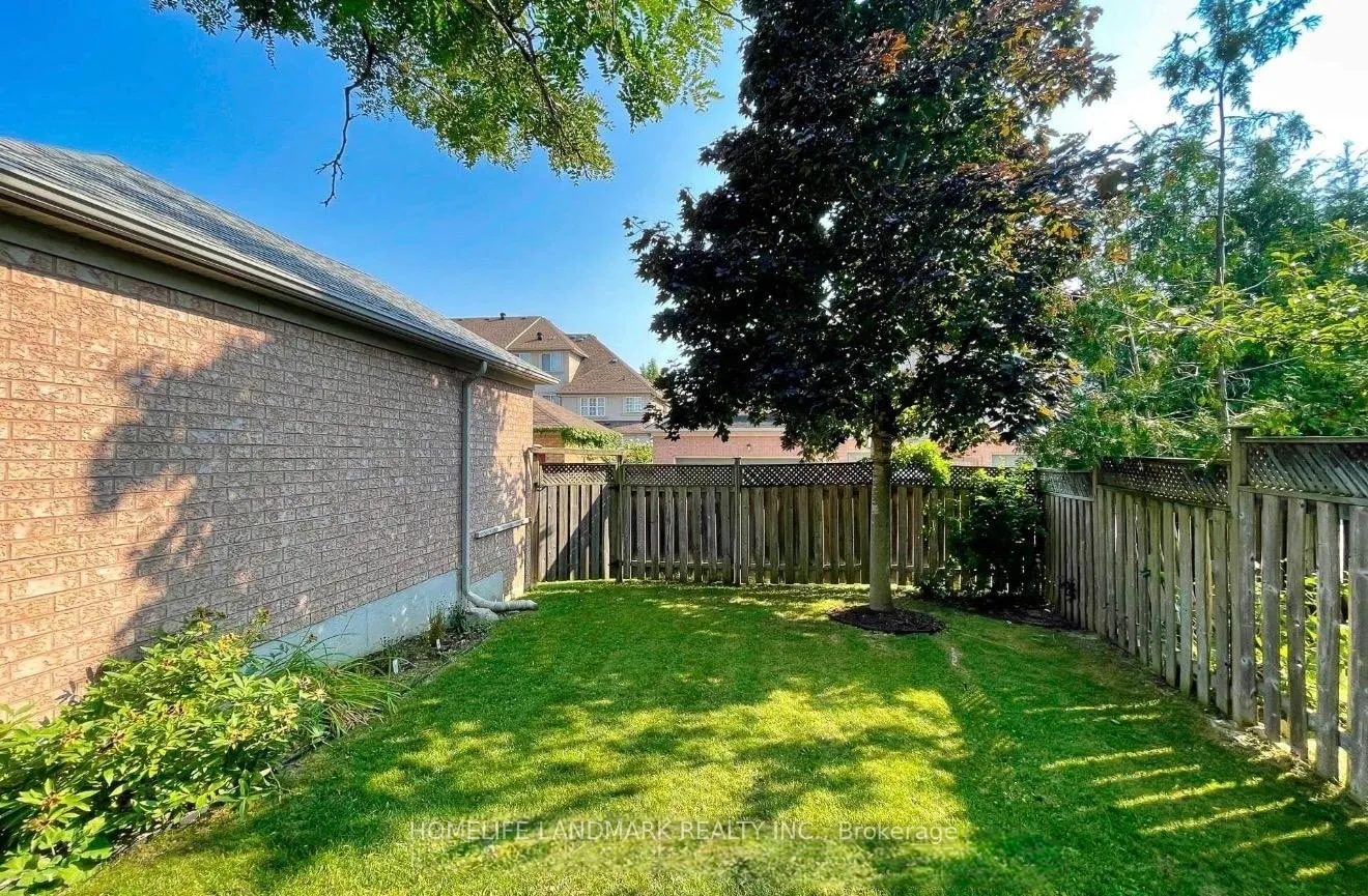 Photo 30 of 69 Selkirk Drive, Richmond Hill, Langstaff — HOMEH