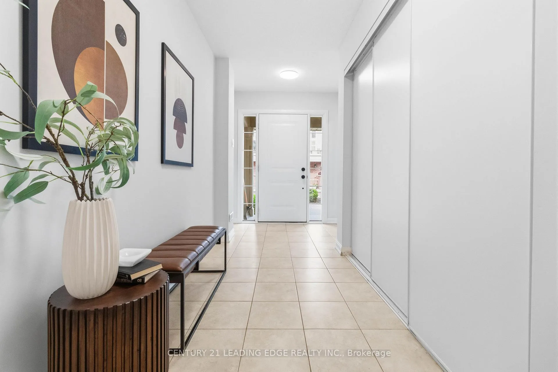 Photo 2 of Unit 106, 165 Hampshire Way, Milton, Dempsey — HOMEH