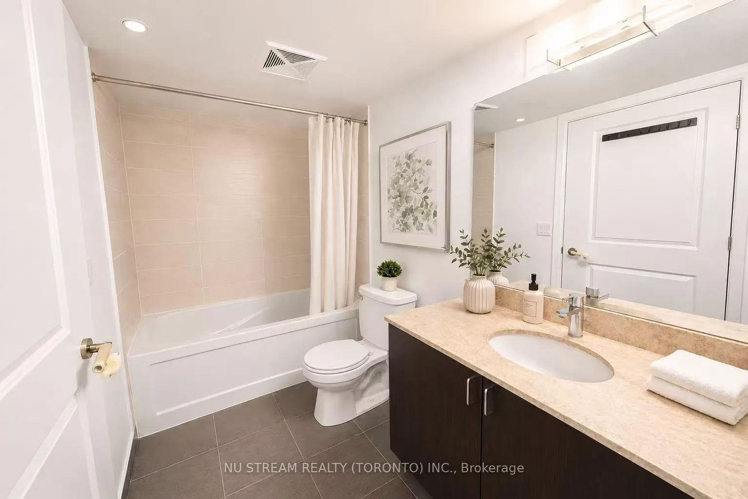 Photo 6 of Unit 721, 372 Highway 7 E, Richmond Hill, Doncrest — HOMEH
