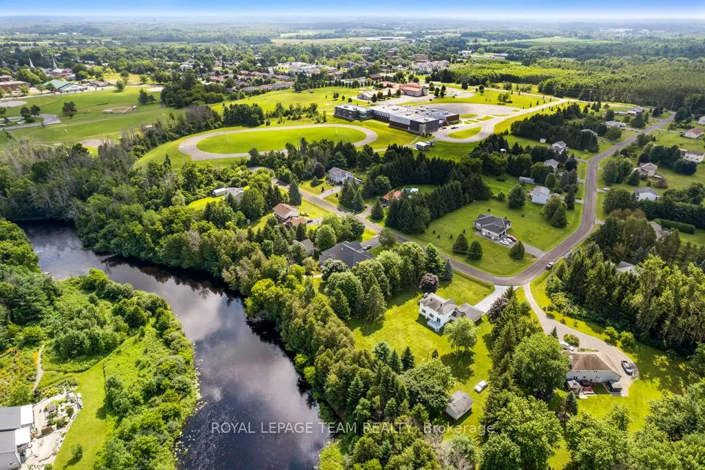 Photo 6 of 17 Maric Trail, North Grenville, Kemptville — HOMEH