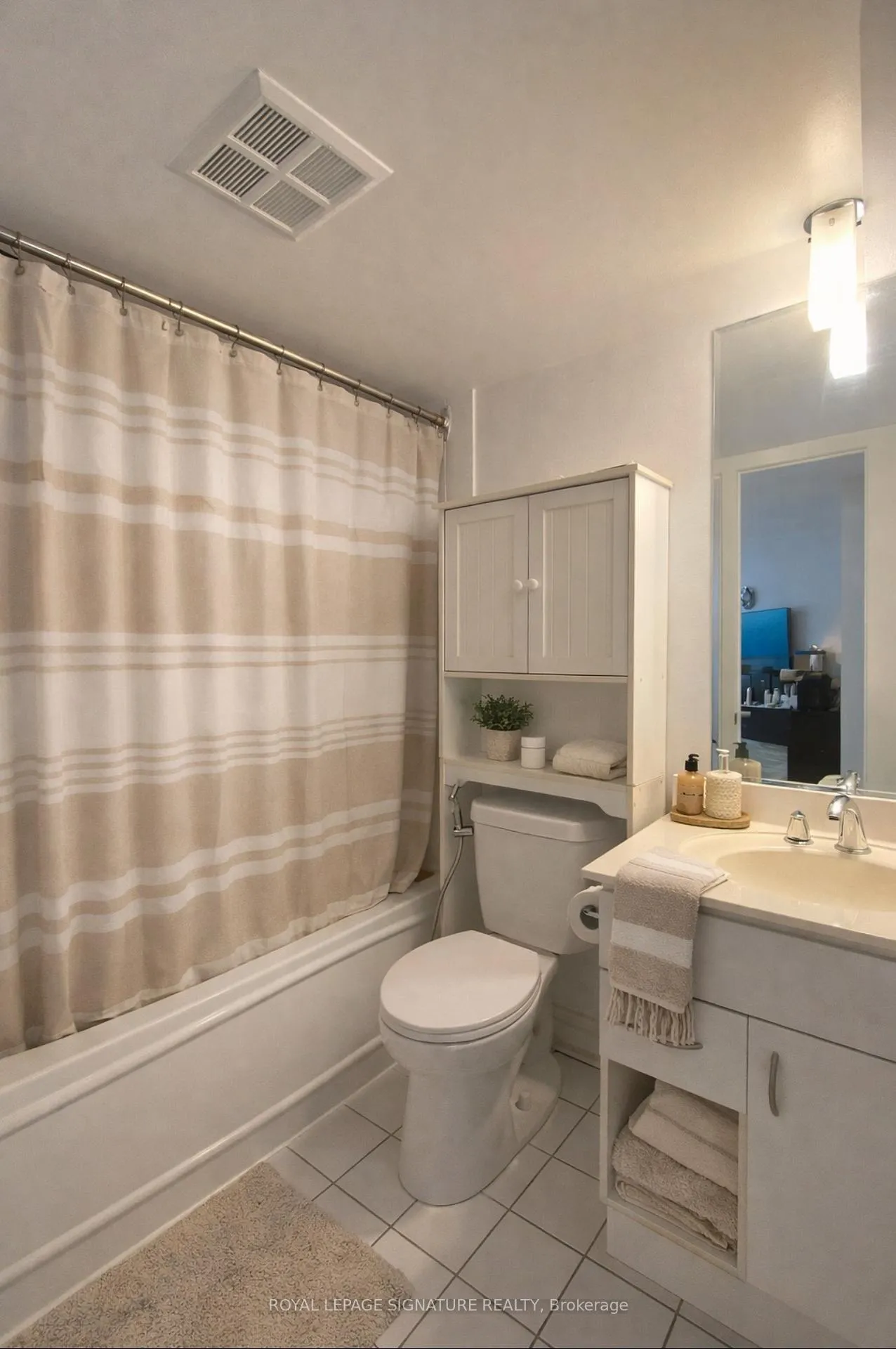 Photo 4 of Unit 706, 38 Lee Centre Drive, Scarborough, Woburn — HOMEH