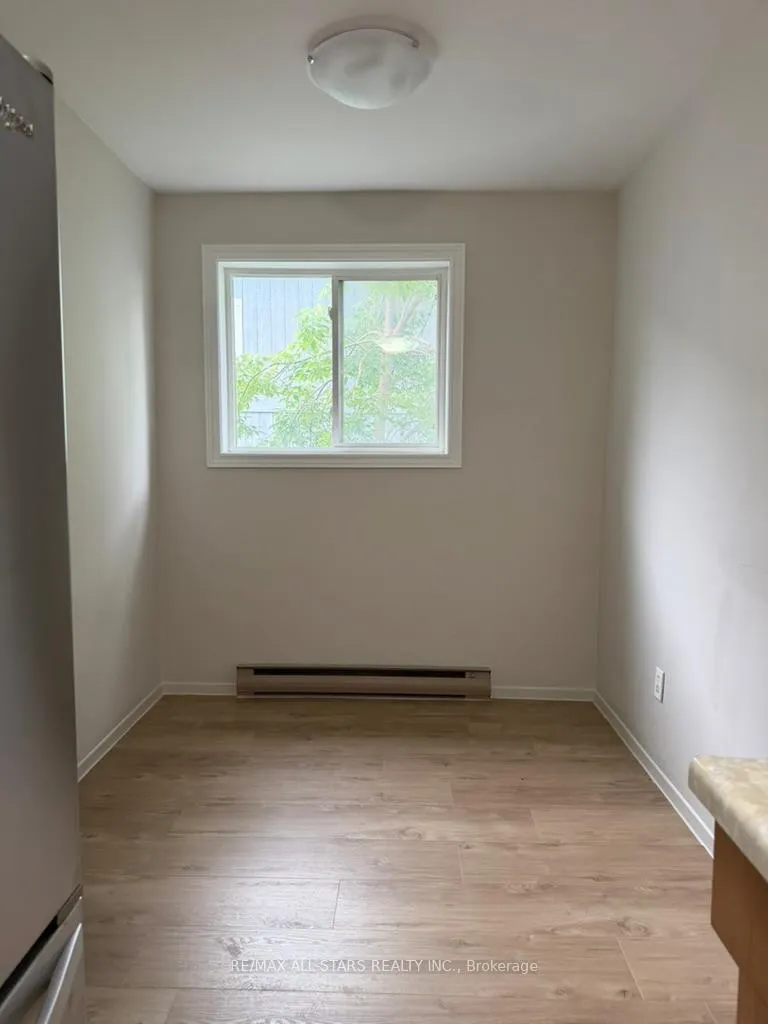 Photo 4 of Unit 8, 73 Albert Street, Uxbridge — HOMEH