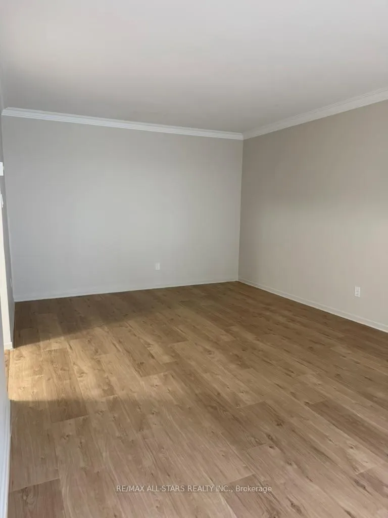 Photo 5 of Unit 8, 73 Albert Street, Uxbridge — HOMEH