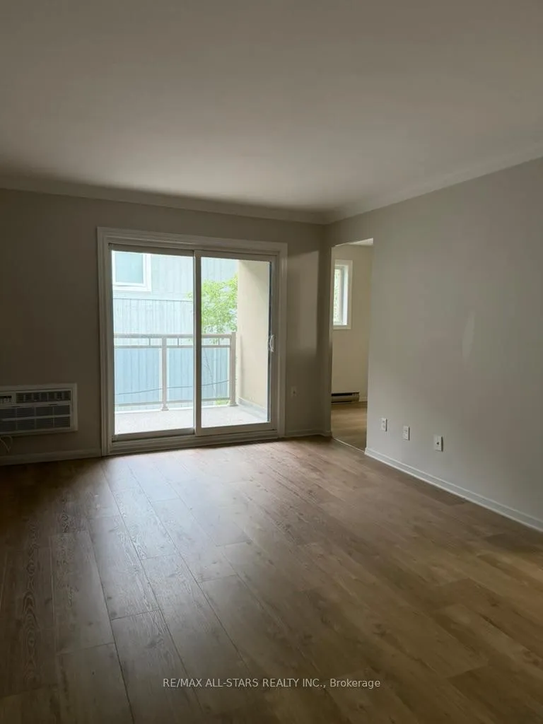 Photo 6 of Unit 8, 73 Albert Street, Uxbridge — HOMEH