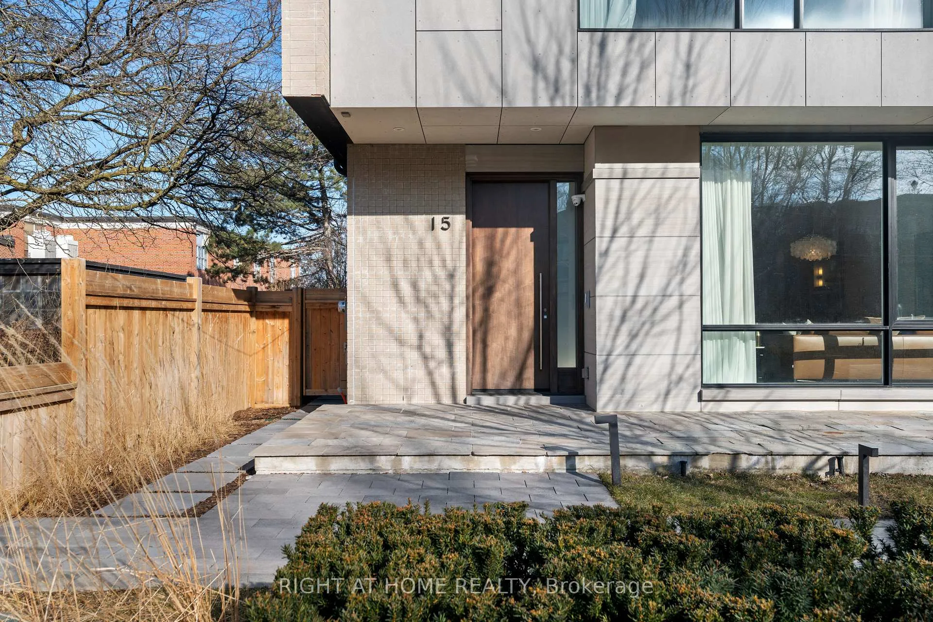 Photo 2 of 15 Fairmeadow Avenue, North York, St. Andrew-Windfields — HOMEH