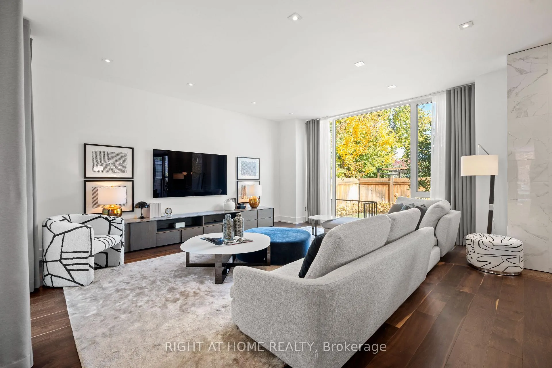 Photo 10 of 15 Fairmeadow Avenue, North York, St. Andrew-Windfields — HOMEH