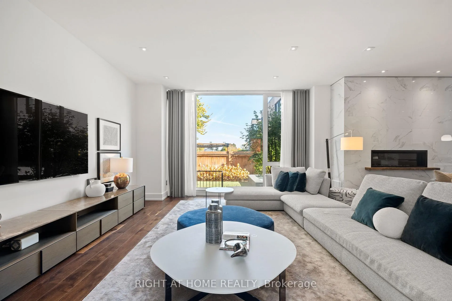 Photo 11 of 15 Fairmeadow Avenue, North York, St. Andrew-Windfields — HOMEH