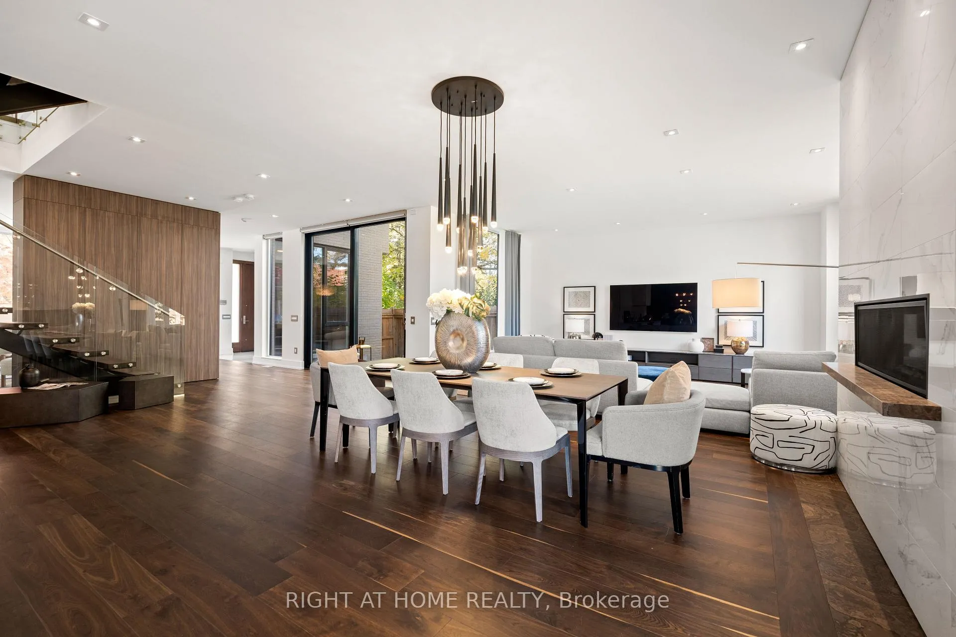 Photo 17 of 15 Fairmeadow Avenue, North York, St. Andrew-Windfields — HOMEH
