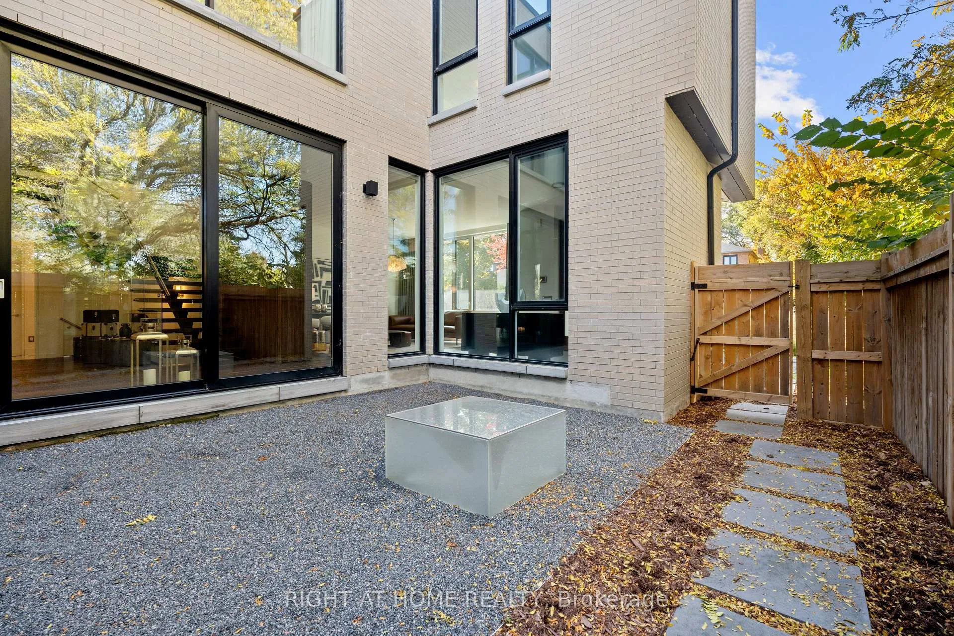Photo 35 of 15 Fairmeadow Avenue, North York, St. Andrew-Windfields — HOMEH