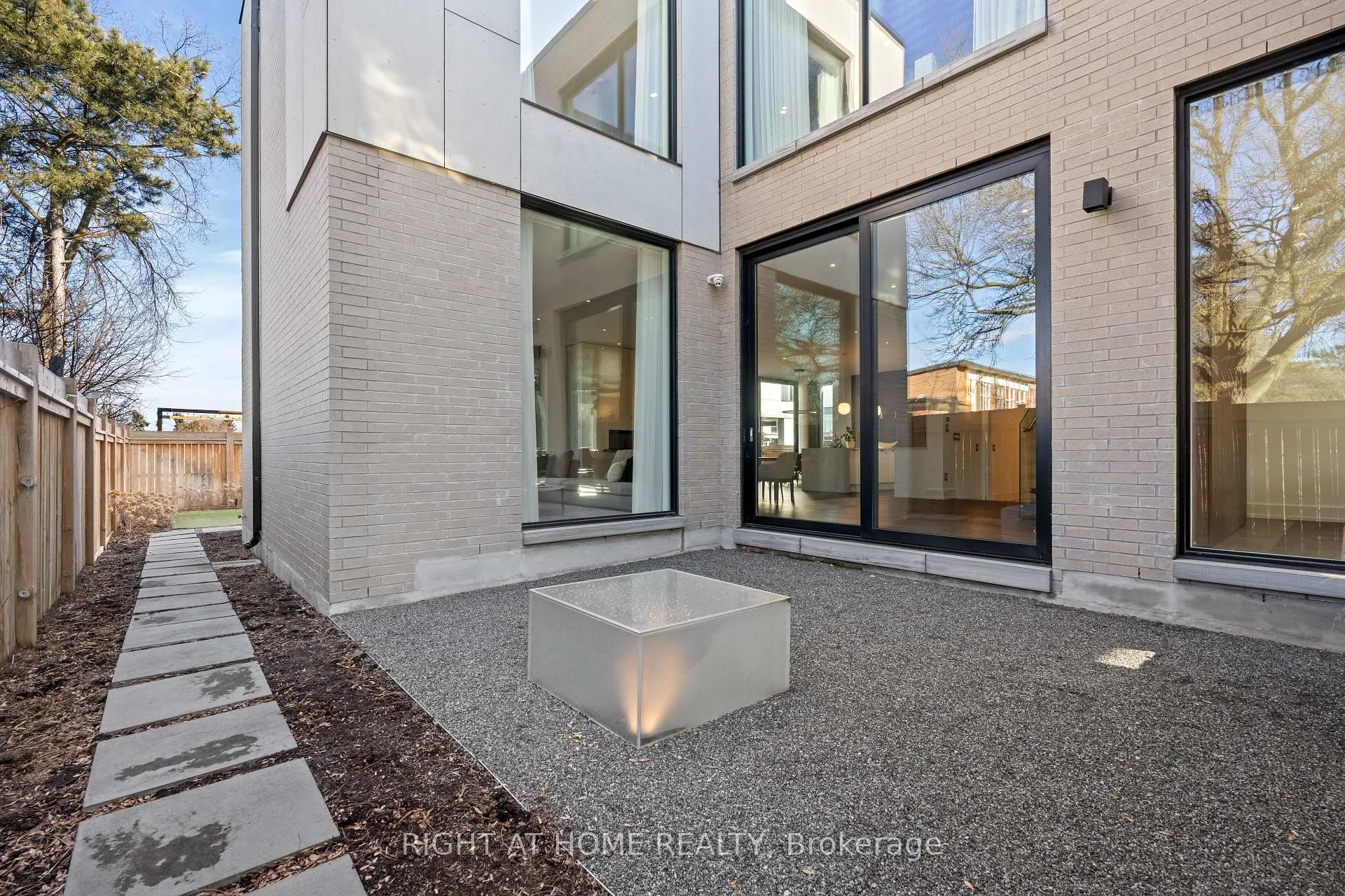 Photo 37 of 15 Fairmeadow Avenue, North York, St. Andrew-Windfields — HOMEH