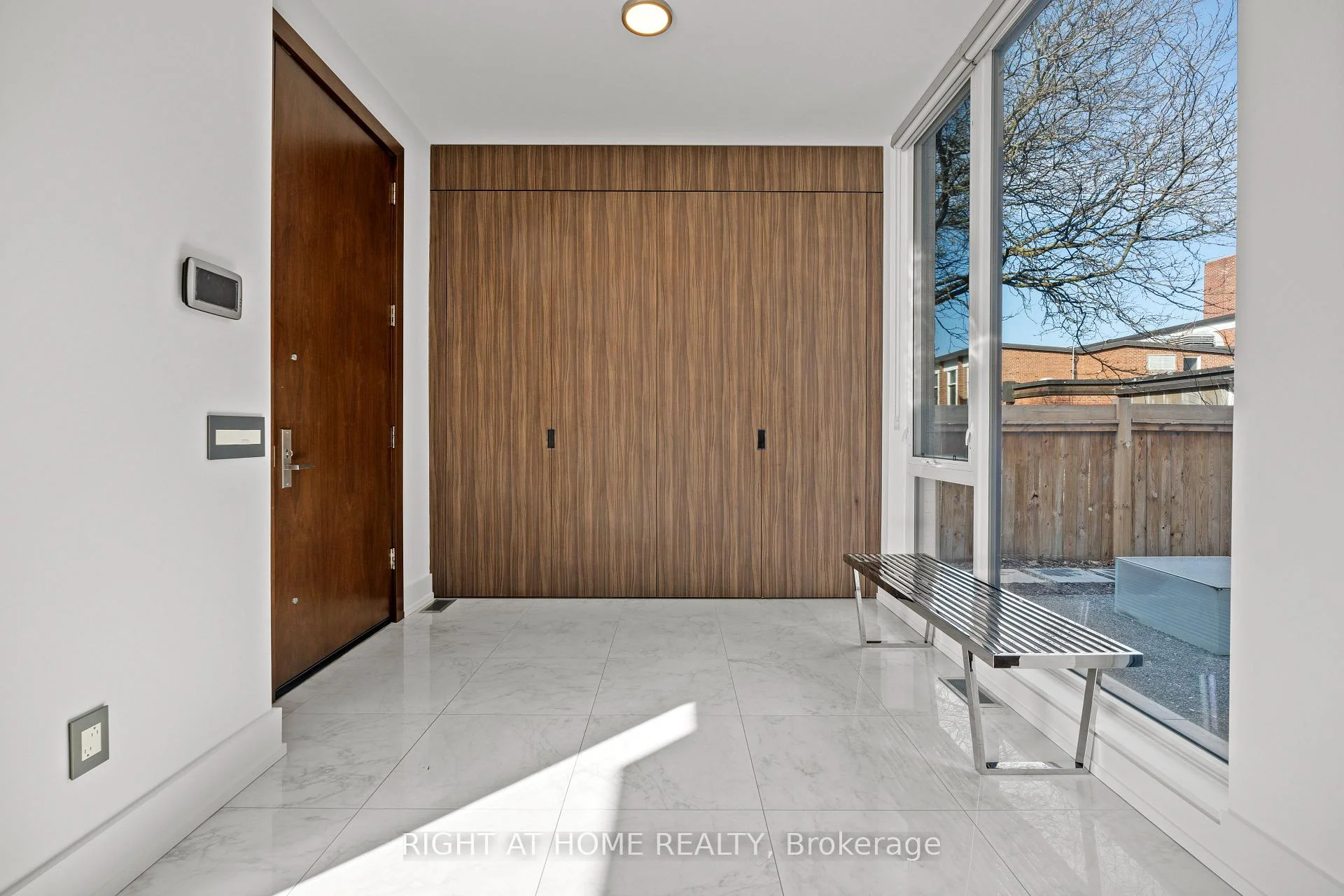 Photo 4 of 15 Fairmeadow Avenue, North York, St. Andrew-Windfields — HOMEH