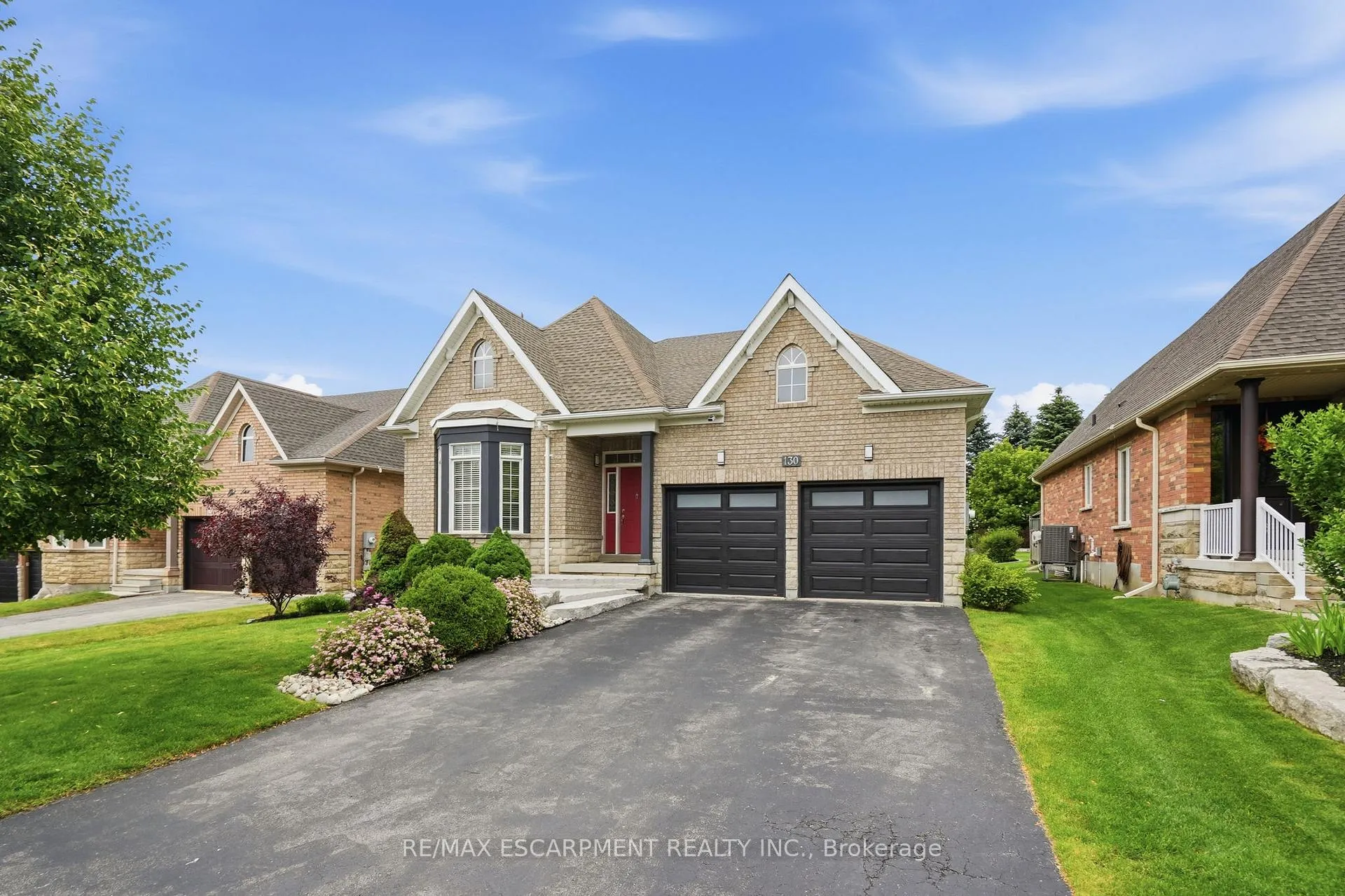 Photo 2 of 130 Aberfoyle Mill Crescent, Puslinch, Aberfoyle — HOMEH