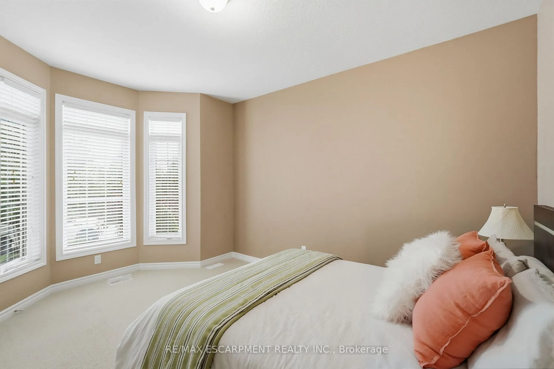 Photo 19 of 130 Aberfoyle Mill Crescent, Puslinch, Aberfoyle — HOMEH