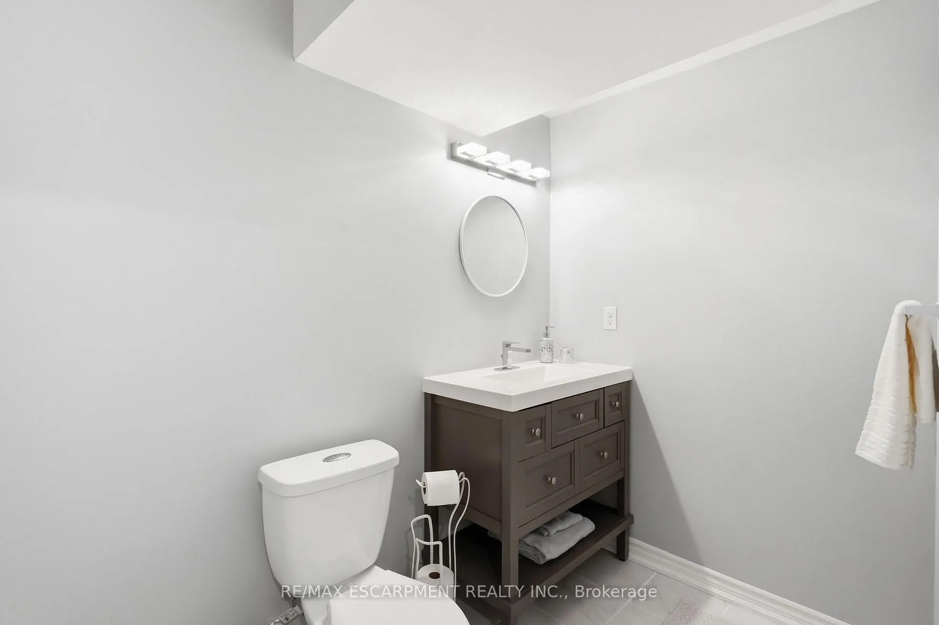 Photo 23 of 130 Aberfoyle Mill Crescent, Puslinch, Aberfoyle — HOMEH
