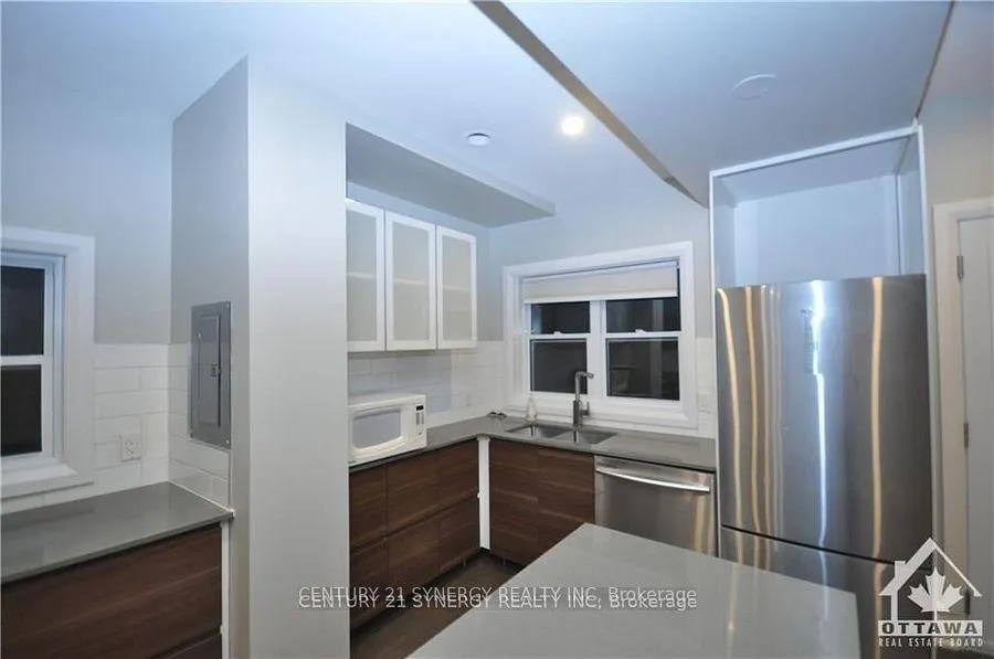 Photo 2 of Unit 2, 571 Mcleod Street, Ottawa, Ottawa Centre — HOMEH