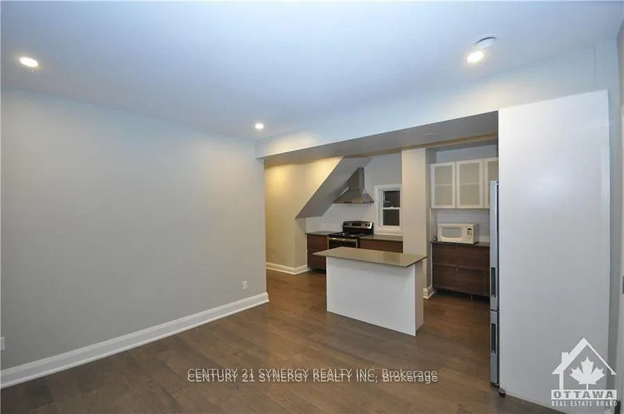Photo 6 of Unit 2, 571 Mcleod Street, Ottawa, Ottawa Centre — HOMEH