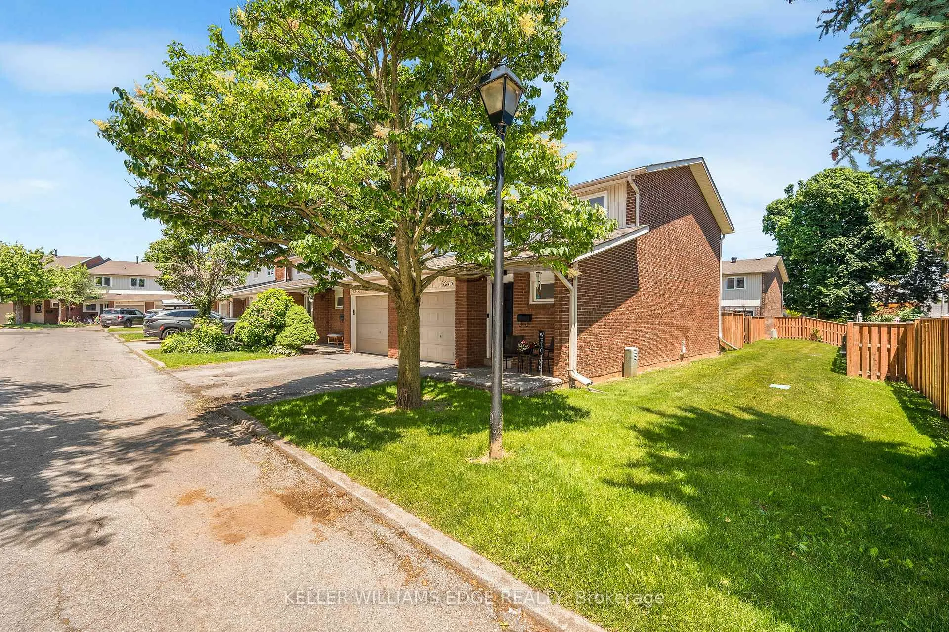 Photo 2 of 5275 Banting Court, Burlington, Shoreacres — HOMEH