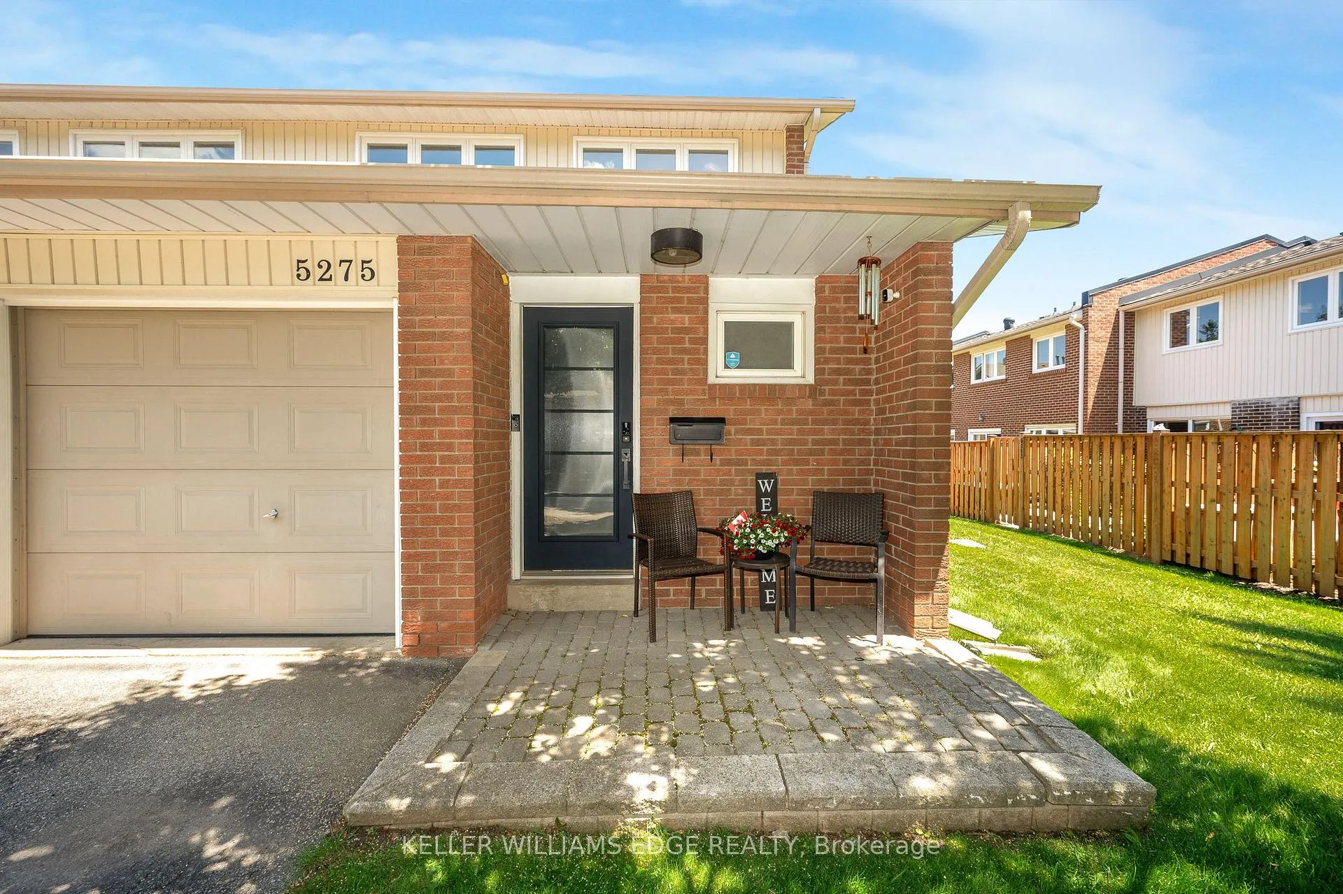 Photo 3 of 5275 Banting Court, Burlington, Shoreacres — HOMEH