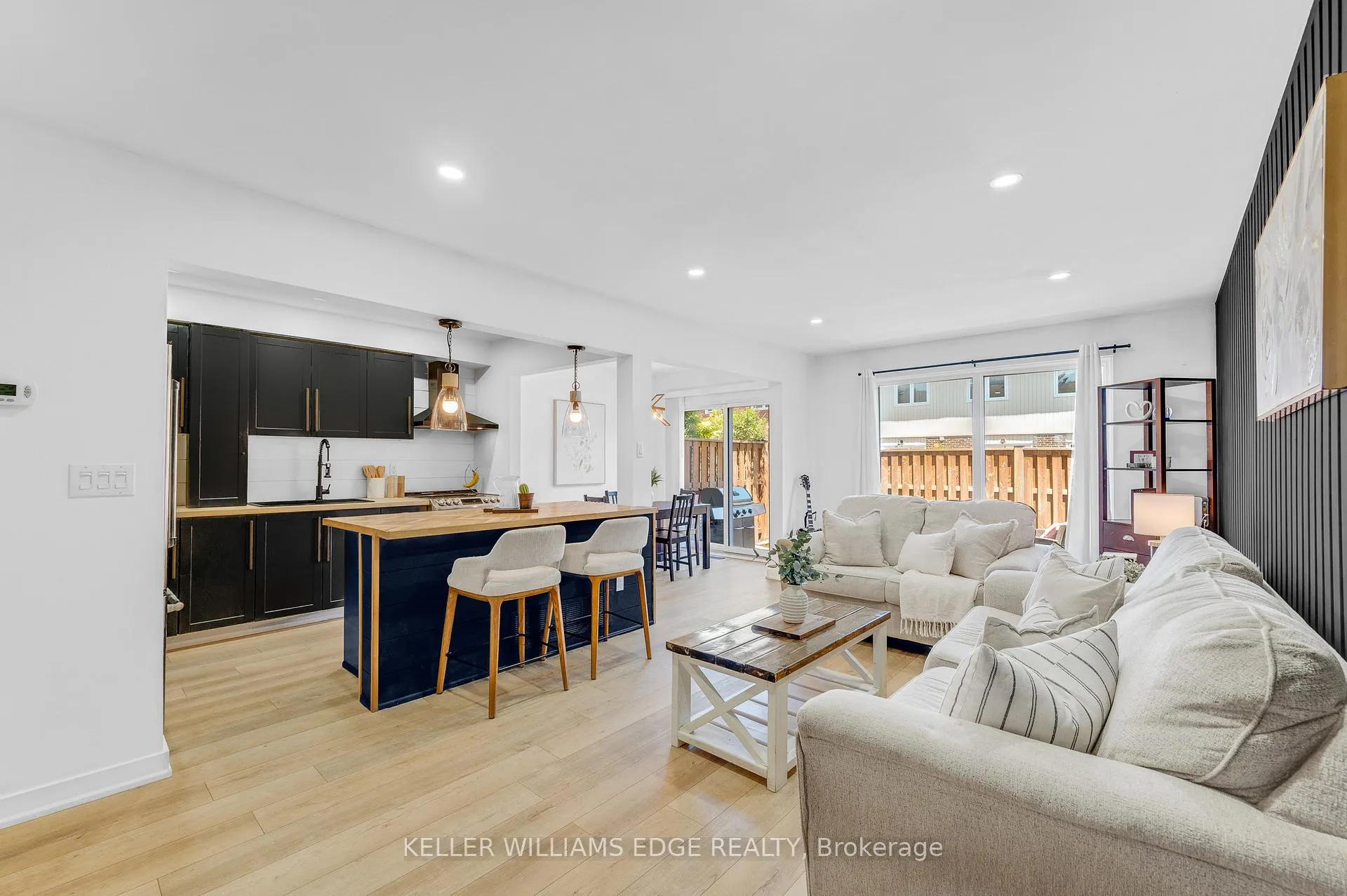 Photo 8 of 5275 Banting Court, Burlington, Shoreacres — HOMEH