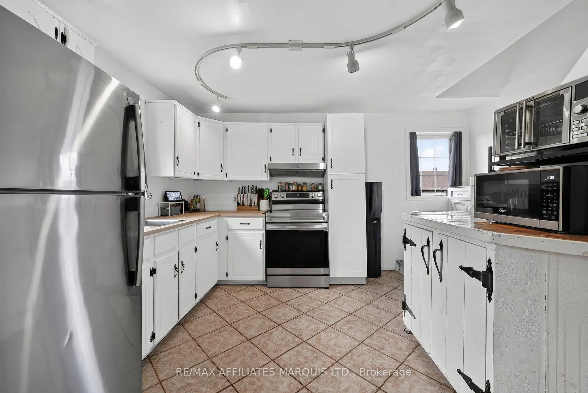 Photo 8 of 928 Pacific Lane, Cornwall, Cornwall — HOMEH