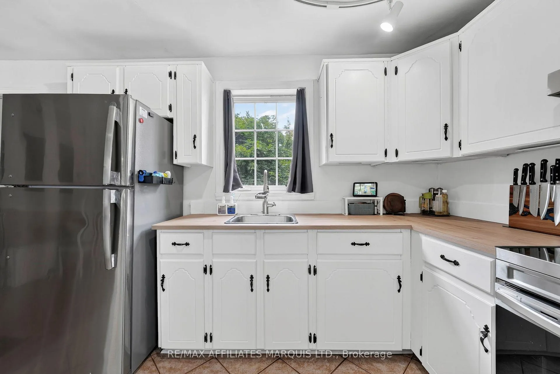 Photo 10 of 928 Pacific Lane, Cornwall, Cornwall — HOMEH