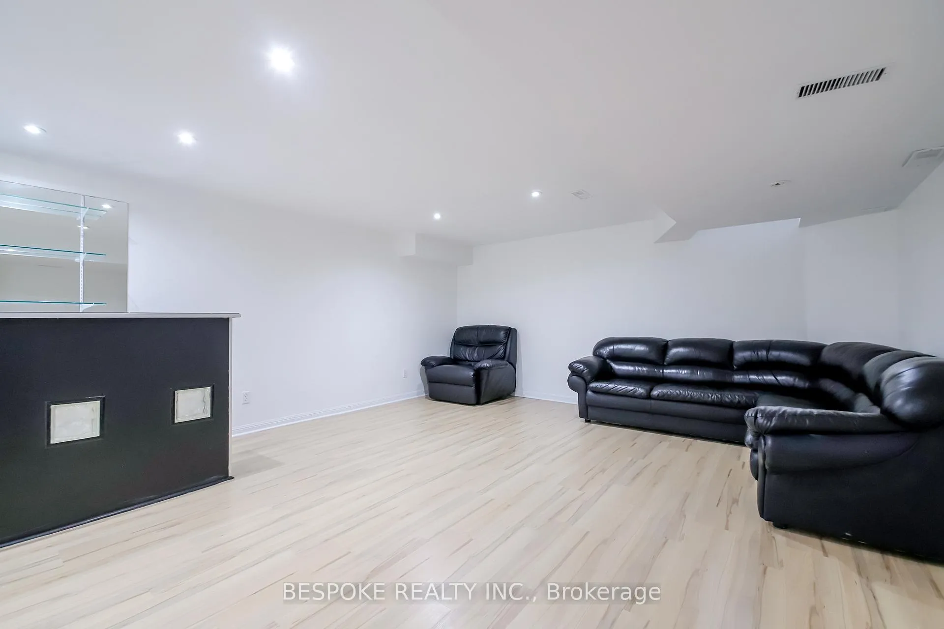 Photo 24 of 87 Spicebush Terrace, Brampton, Credit Valley — HOMEH