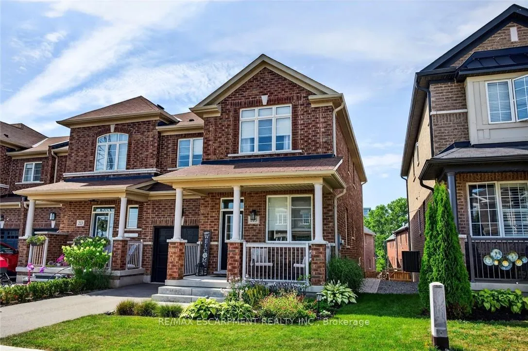 Photo 2 of 225 Skinner Road, Hamilton, Waterdown — HOMEH