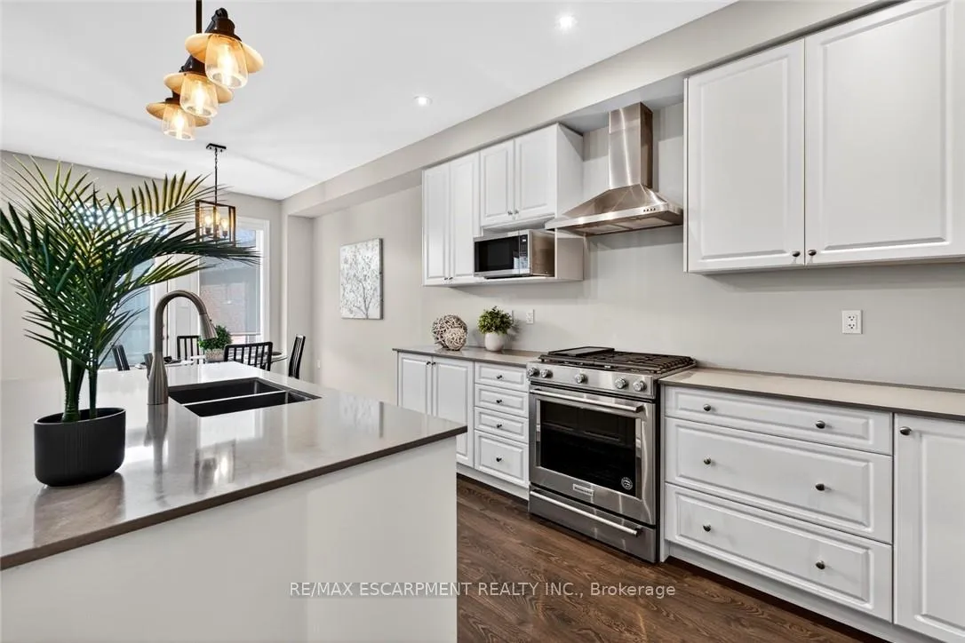 Photo 5 of 225 Skinner Road, Hamilton, Waterdown — HOMEH