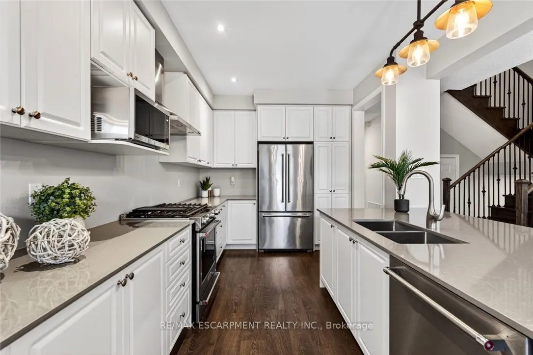 Photo 7 of 225 Skinner Road, Hamilton, Waterdown — HOMEH
