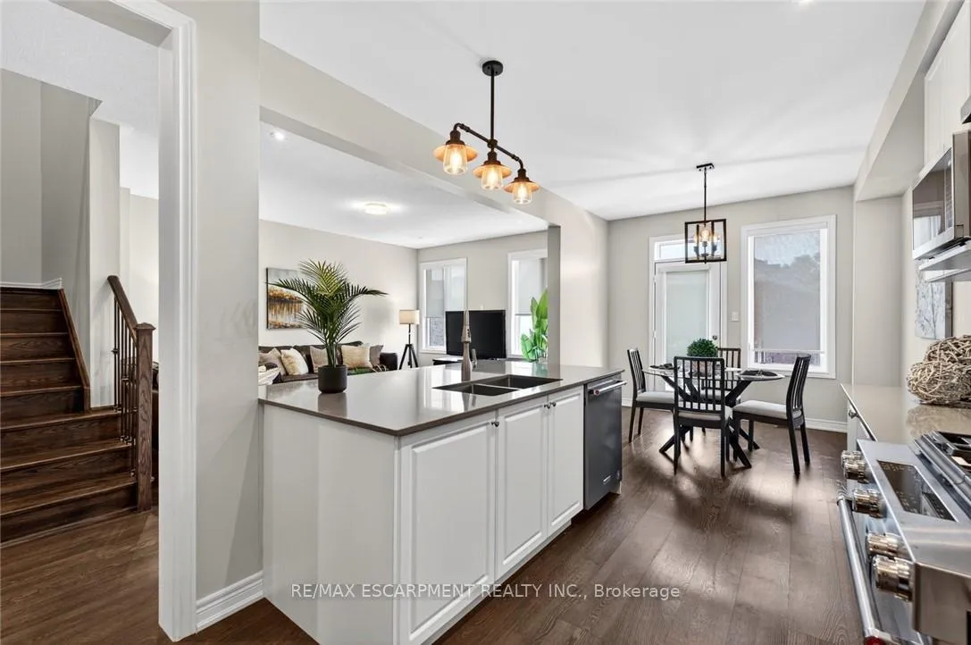 Photo 8 of 225 Skinner Road, Hamilton, Waterdown — HOMEH