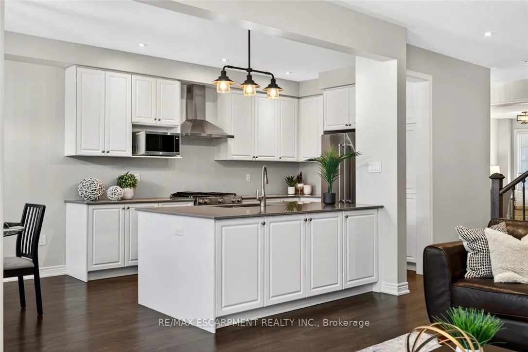 Photo 10 of 225 Skinner Road, Hamilton, Waterdown — HOMEH