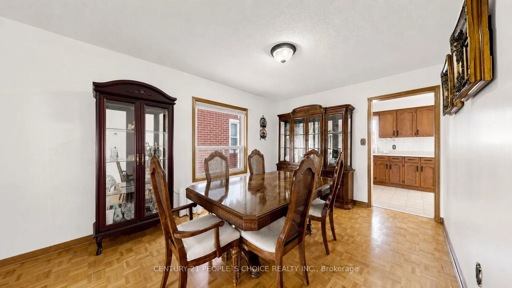 Photo 6 of 145 Chancellor Drive, Vaughan, East Woodbridge — HOMEH