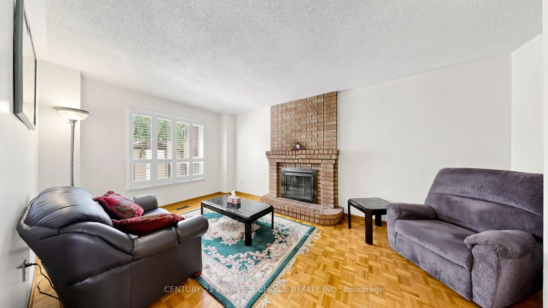 Photo 8 of 145 Chancellor Drive, Vaughan, East Woodbridge — HOMEH