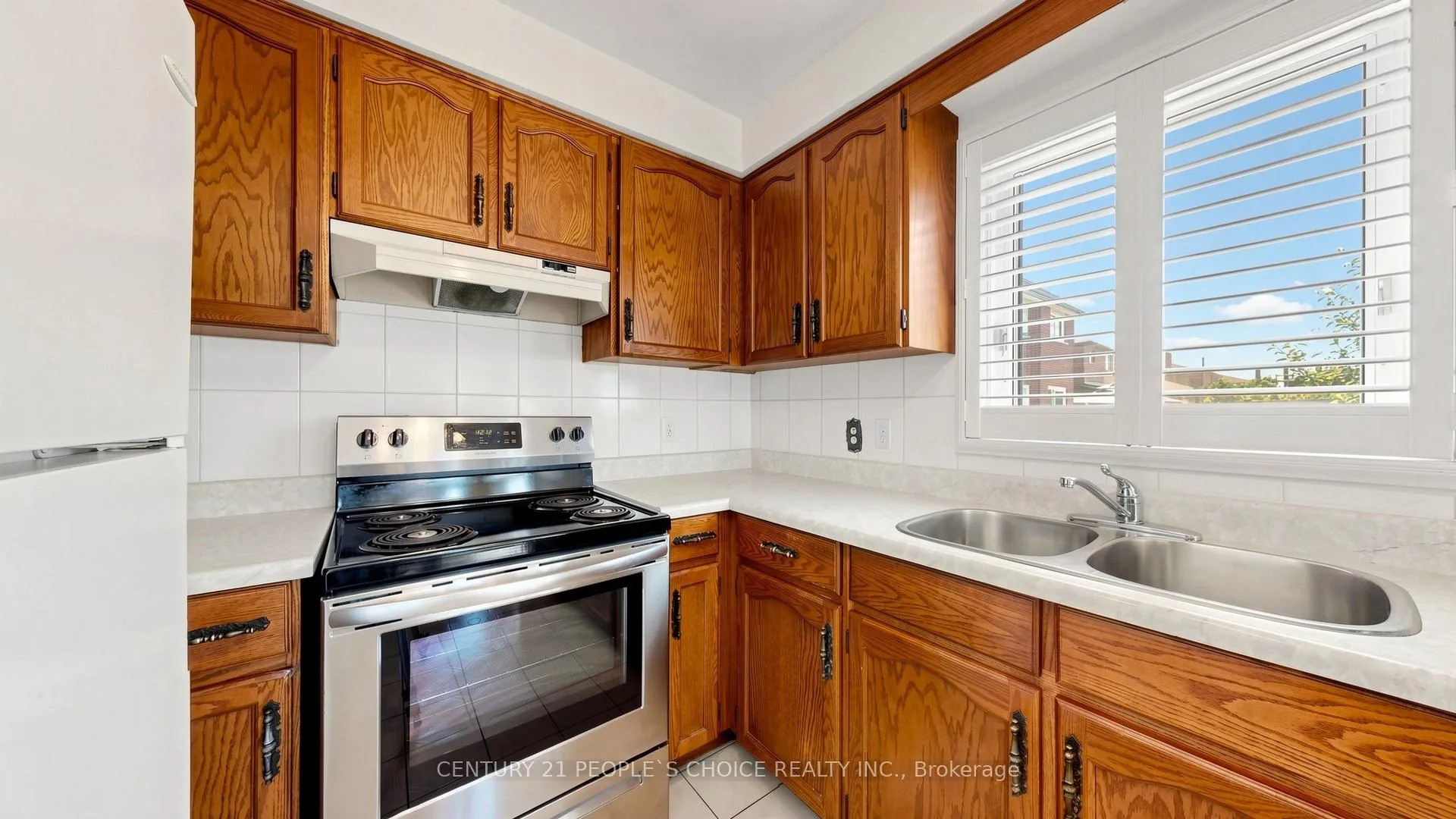 Photo 13 of 145 Chancellor Drive, Vaughan, East Woodbridge — HOMEH