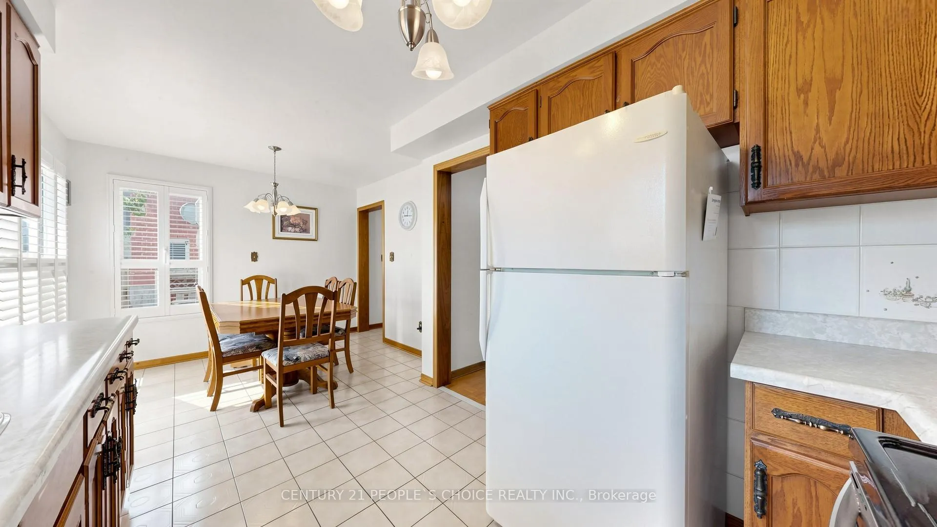 Photo 15 of 145 Chancellor Drive, Vaughan, East Woodbridge — HOMEH