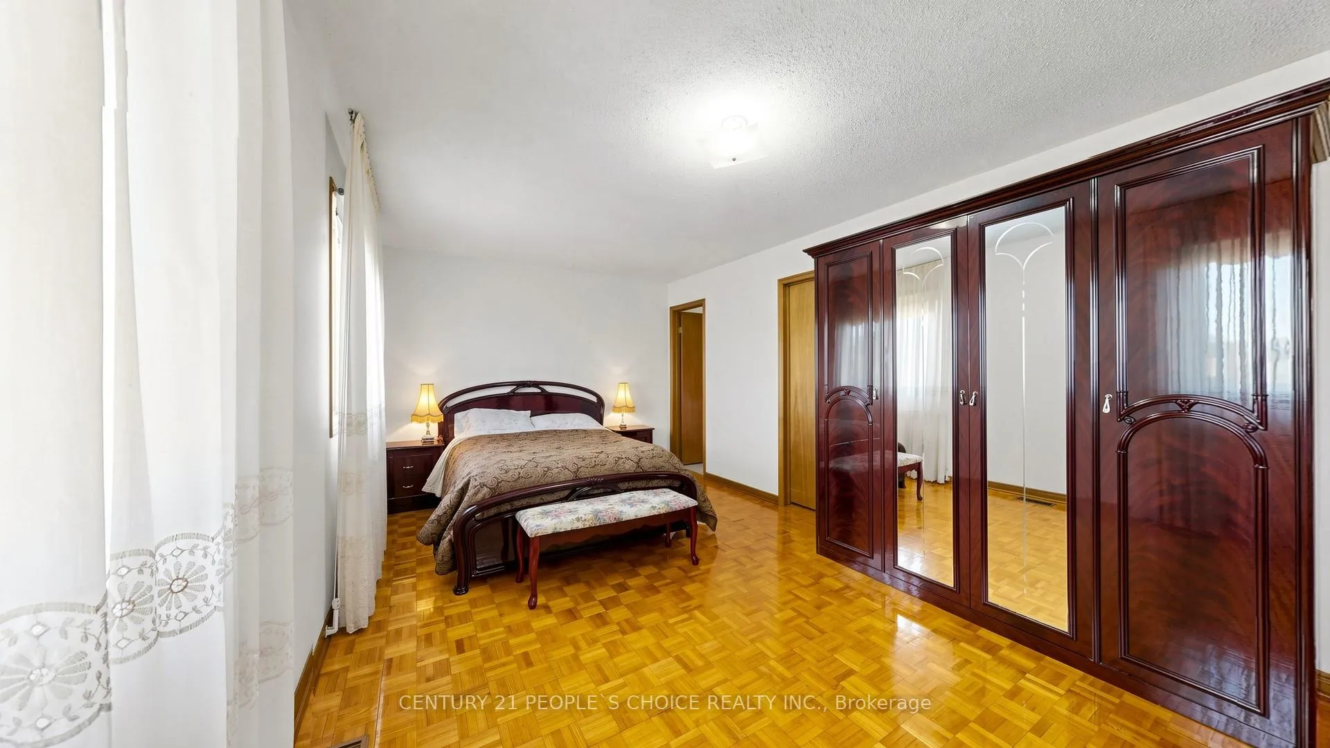 Photo 23 of 145 Chancellor Drive, Vaughan, East Woodbridge — HOMEH