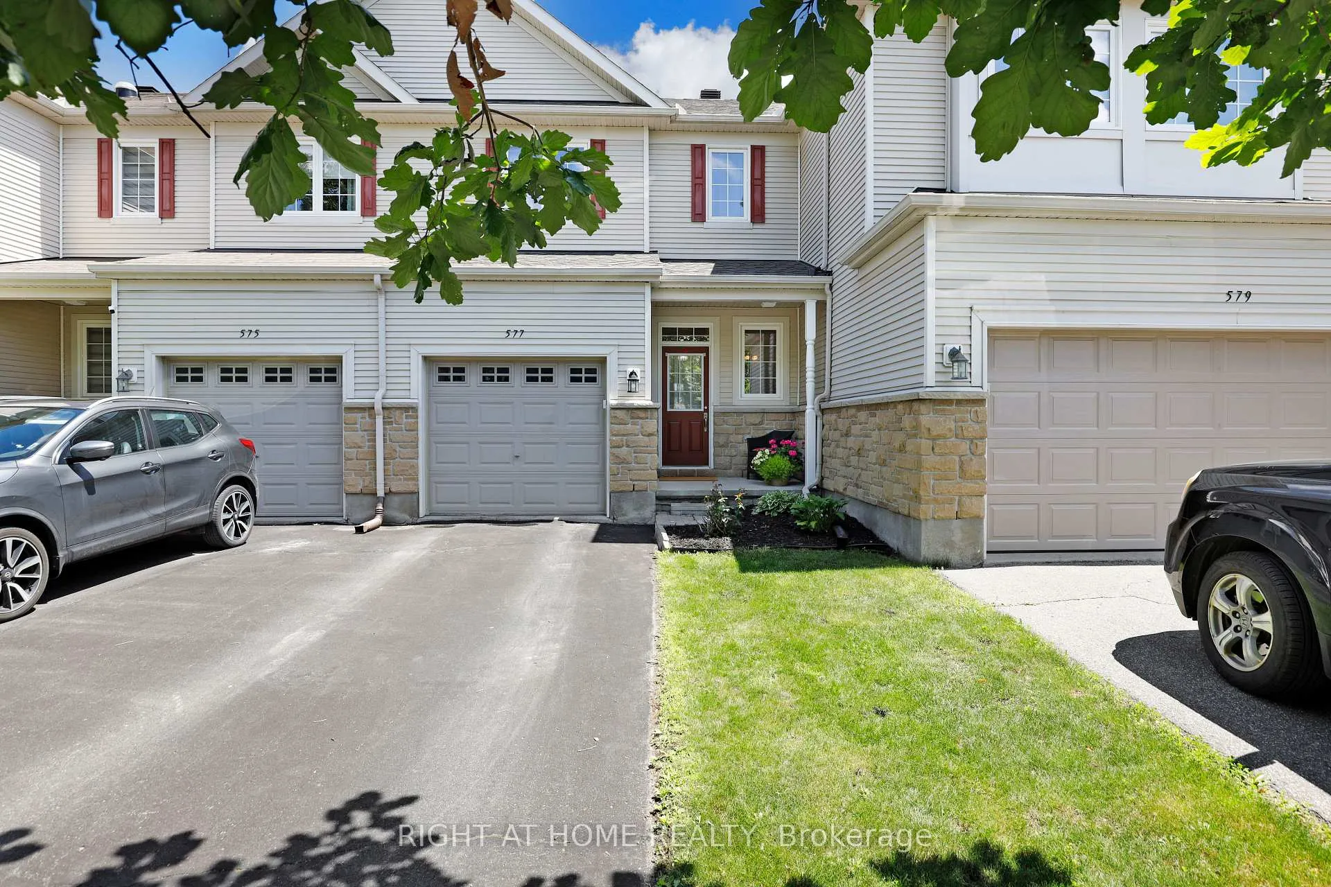 Photo 3 of 577 Ashbourne Crescent, Ottawa, Barrhaven - Stonebridge — HOMEH