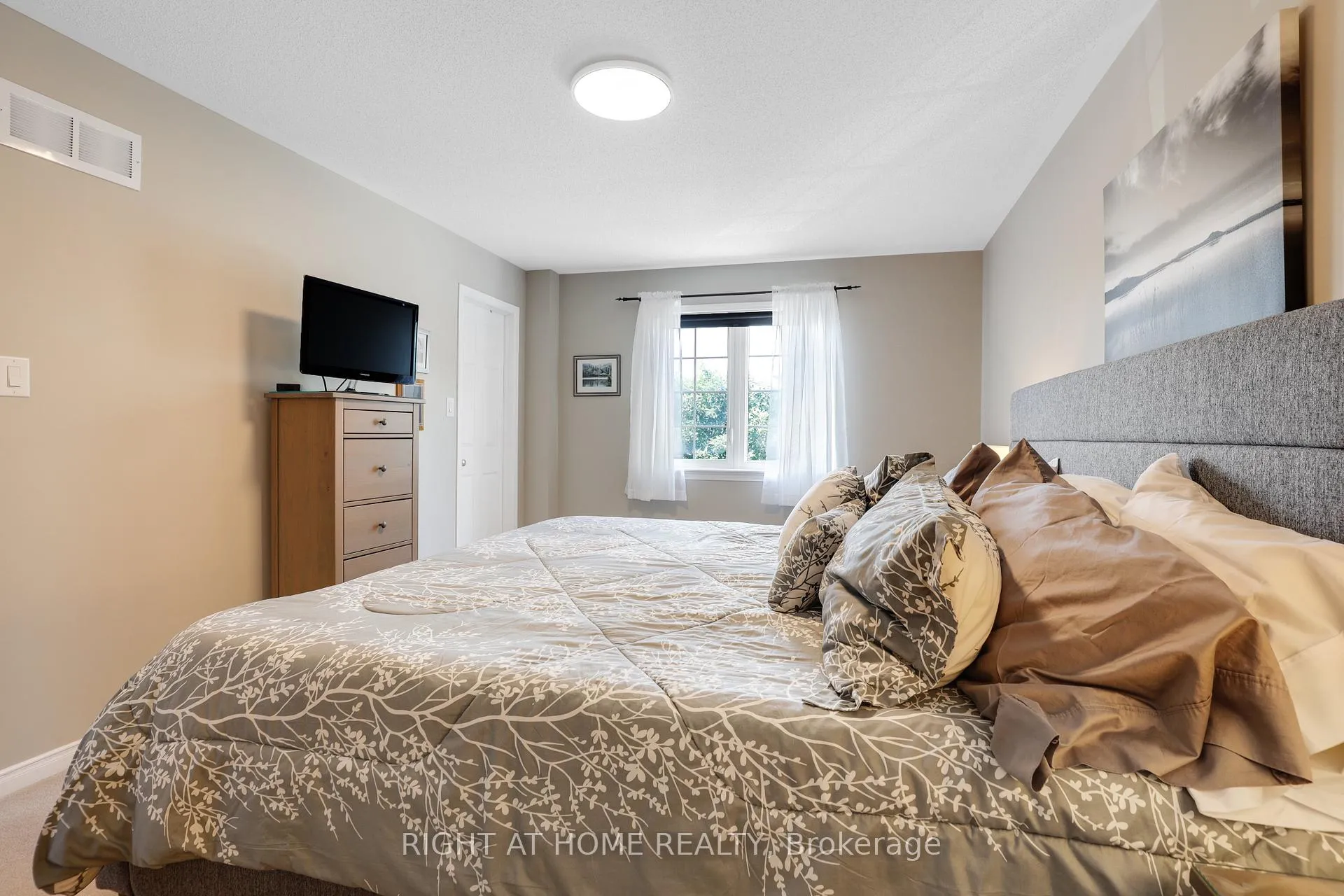 Photo 17 of 577 Ashbourne Crescent, Ottawa, Barrhaven - Stonebridge — HOMEH